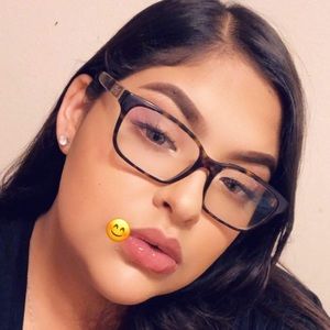 Meet your Posher, Daniela